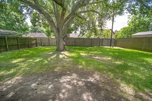 3 Lazybrook St, Angleton, TX 77515 - Photo 12