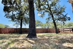 195 Park Dr, La Grange, TX 78945 - Photo 6