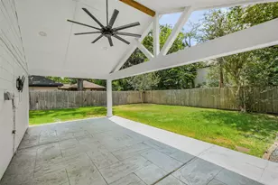 8851 Larston St, Houston, TX 77055 - Photo 38