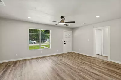 1300 Basin Street, Bay City, TX 77414 - Photo 8