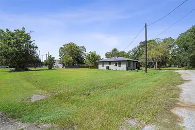 1300 Basin Street, Bay City, TX 77414 - Photo 6
