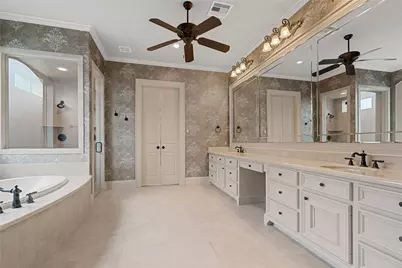 75 S Player Crest Circle, The Woodlands, TX 77382 - Photo 26