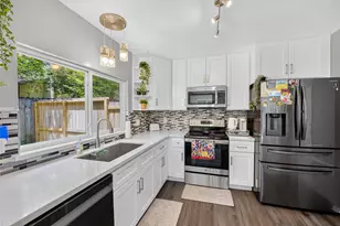 1610 N Red Cedar Cir, The Woodlands, TX 77380 - Photo 6