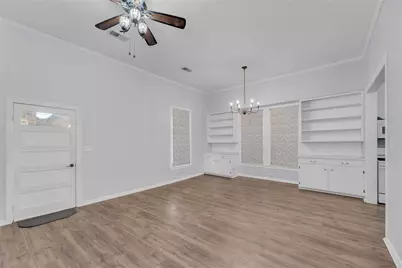 611 S Franklin Street, La Grange, TX 78945 - Photo 8