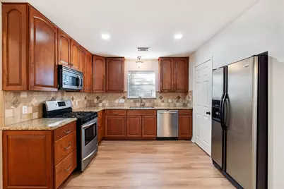 4527 Fox Run Street, Pearland, TX 77584 - Photo 4