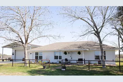 8652 State Highway 111 E, Yoakum, TX 77995 - Photo 2