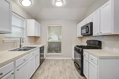 10818 Elgar Lane, Tomball, TX 77375 - Photo 8