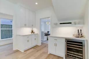 1601 Bonnie Brae St, Houston, TX 77006 - Photo 16