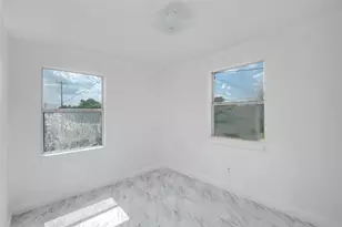1131 W 2nd St, Freeport, TX 77541 - Photo 28