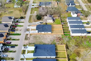 8106 Locksley St, Houston, TX 77078 - Photo 10