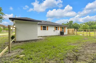 179 Mill St, Willis, TX 77378 - Photo 28