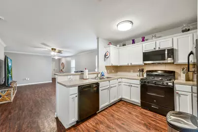 4221 Darby Street, Bacliff, TX 77518 - Photo 12