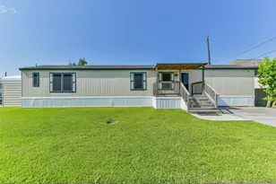 122 Egret Canal S, Baytown, TX 77523 - Photo 2