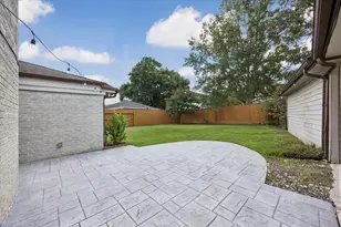 10831 Olympia Dr, Houston, TX 77042 - Photo 22
