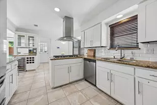 10831 Olympia Dr, Houston, TX 77042 - Photo 4