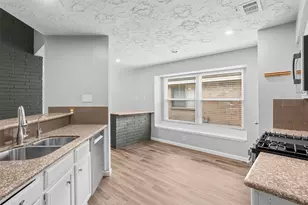 314 Village Creek Dr, Houston, TX 77598 - Photo 10