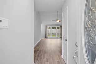 314 Village Creek Dr, Houston, TX 77598 - Photo 2