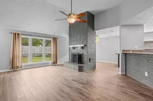 314 Village Creek Dr, Houston, TX 77598 - Photo 4