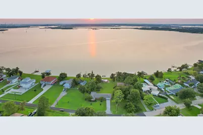 430 S Burnett Drive, Baytown, TX 77520 - Photo 4