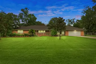 430 S Burnett Dr, Baytown, TX 77520 - Photo 1