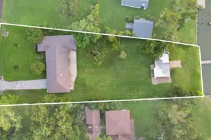 430 S Burnett Dr, Baytown, TX 77520 - Photo 22