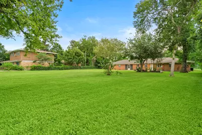 430 S Burnett Drive, Baytown, TX 77520 - Photo 2