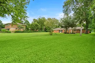 430 S Burnett Dr, Baytown, TX 77520 - Photo 2