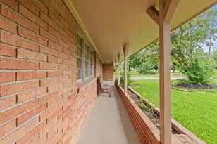 430 S Burnett Dr, Baytown, TX 77520 - Photo 32