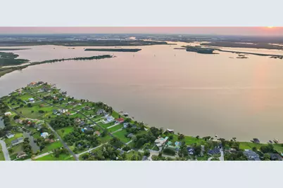 430 S Burnett Drive, Baytown, TX 77520 - Photo 26