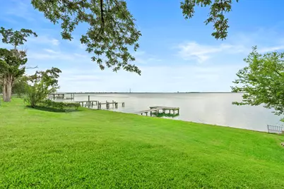 430 S Burnett Drive, Baytown, TX 77520 - Photo 8