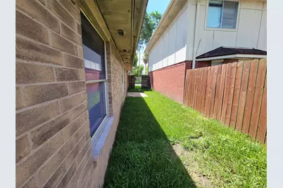 2034 Village Park Drive, Missouri City, TX 77489 - Photo 4