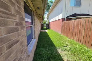 2034 Village Park Dr, Missouri City, TX 77489 - Photo 4