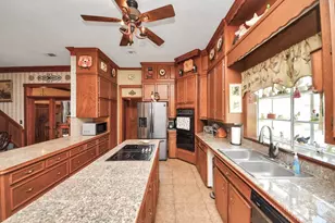 7018 Railroad St, Wallis, TX 77485 - Photo 8