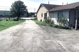 2934 Washington Dr, Houston, TX 77038 - Photo 8