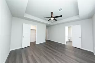 2122 Creole Crk Ln, Houston, TX 77090 - Photo 10