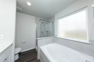 2122 Creole Crk Ln, Houston, TX 77090 - Photo 12