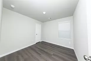 2122 Creole Crk Ln, Houston, TX 77090 - Photo 14
