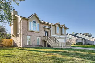 2801 Custer Dr, League City, TX 77573 - Photo 2