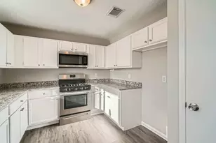 2801 Custer Dr, League City, TX 77573 - Photo 8