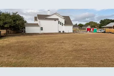 212 August Avenue, Shiner, TX 77984 - Photo 2