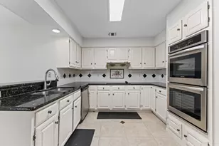 3202 Kempwood Dr, Sugar Land, TX 77479 - Photo 8