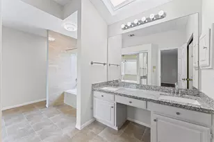 3202 Kempwood Dr, Sugar Land, TX 77479 - Photo 12