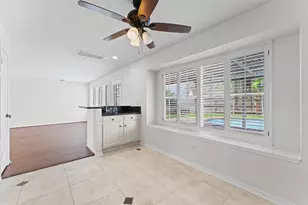 3202 Kempwood Dr, Sugar Land, TX 77479 - Photo 6