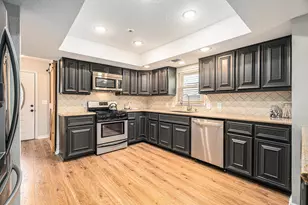 658 Warsaw St, Bayou Vista, TX 77563 - Photo 8