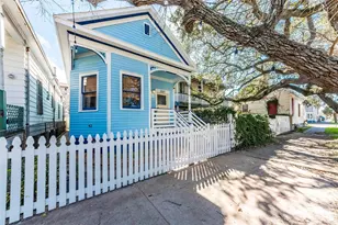 2021 Ave O 1/2, Galveston, TX 77550 - Photo 38