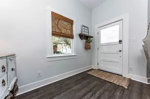 2021 Ave O 1/2, Galveston, TX 77550 - Photo 8