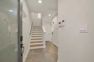760 W Donovan St, Houston, TX 77091 - Photo 4