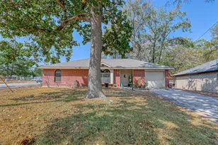 101 Laurie Ln, Willis, TX 77378 - Photo 1