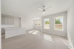 839 Red Oakland Dr, Houston, TX 77090 - Photo 2