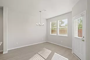 839 Red Oakland Dr, Houston, TX 77090 - Photo 4